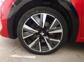 Peugeot 208 Puretech 100 CV GT BVM6 - photo 10