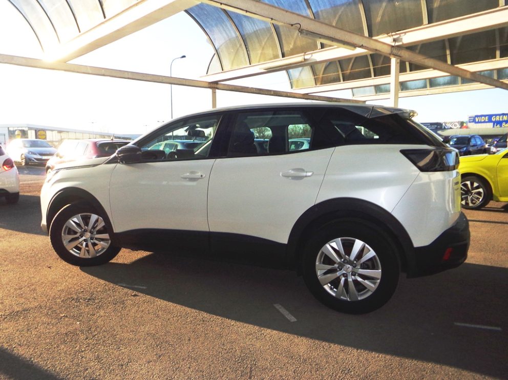 Photo 2 sur 10 - Peugeot 3008 BlueHDi 130 CV Active Pack BVM