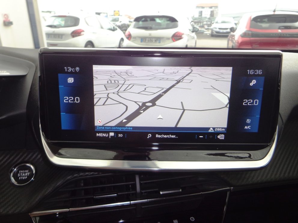 Photo 6 sur 11 - Peugeot 2008 BlueHDi 130 CV Allure Business BVA