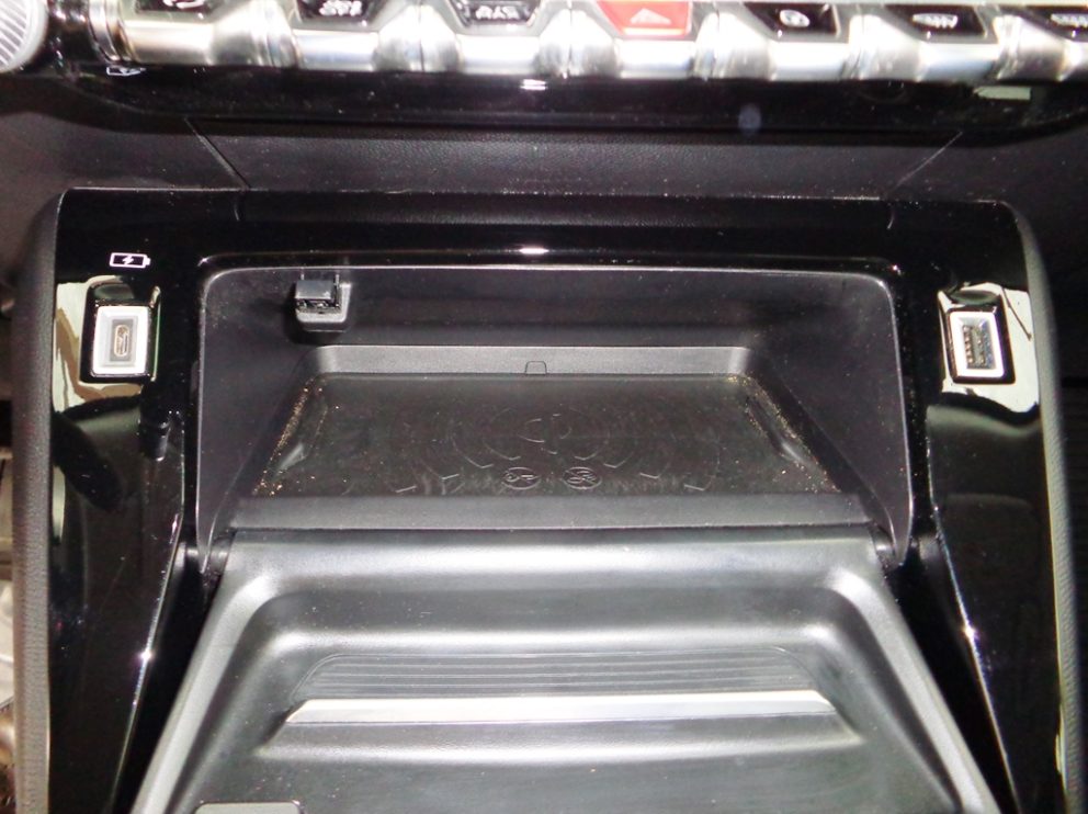 Photo 7 sur 11 - Peugeot 2008 BlueHDi 130 CV Allure Business BVA