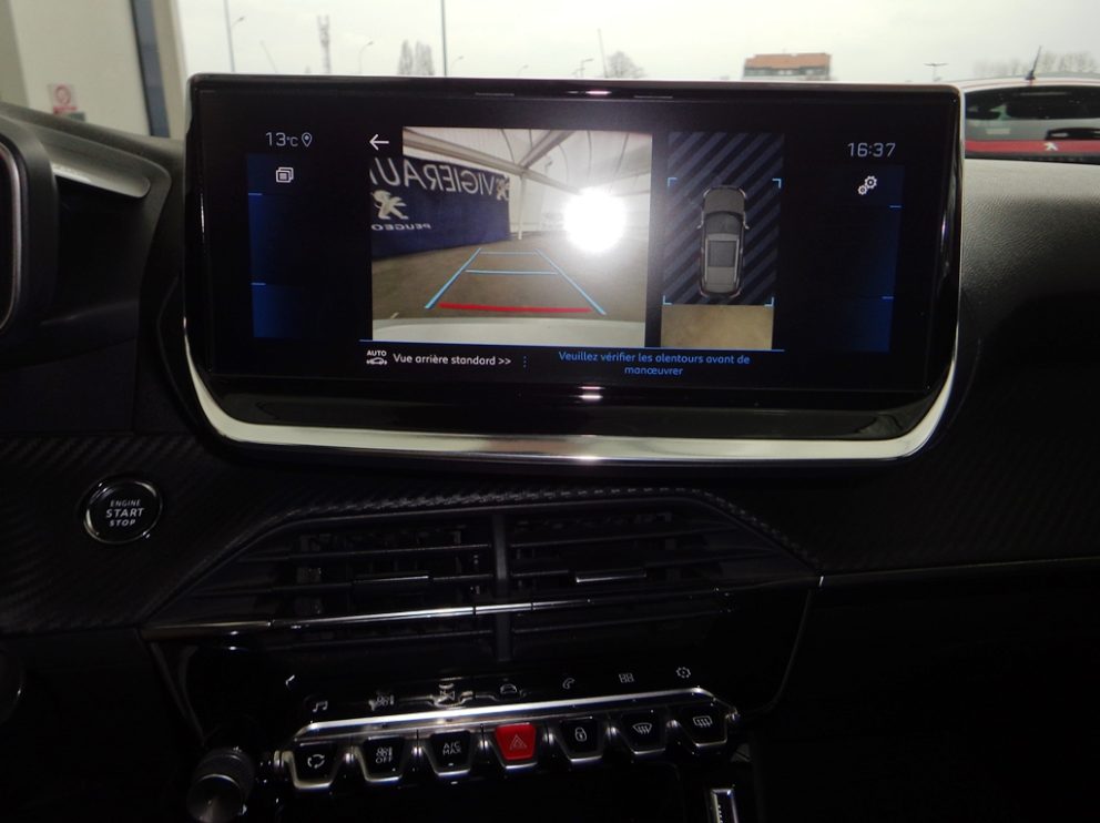 Photo 8 sur 11 - Peugeot 2008 BlueHDi 130 CV Allure Business BVA