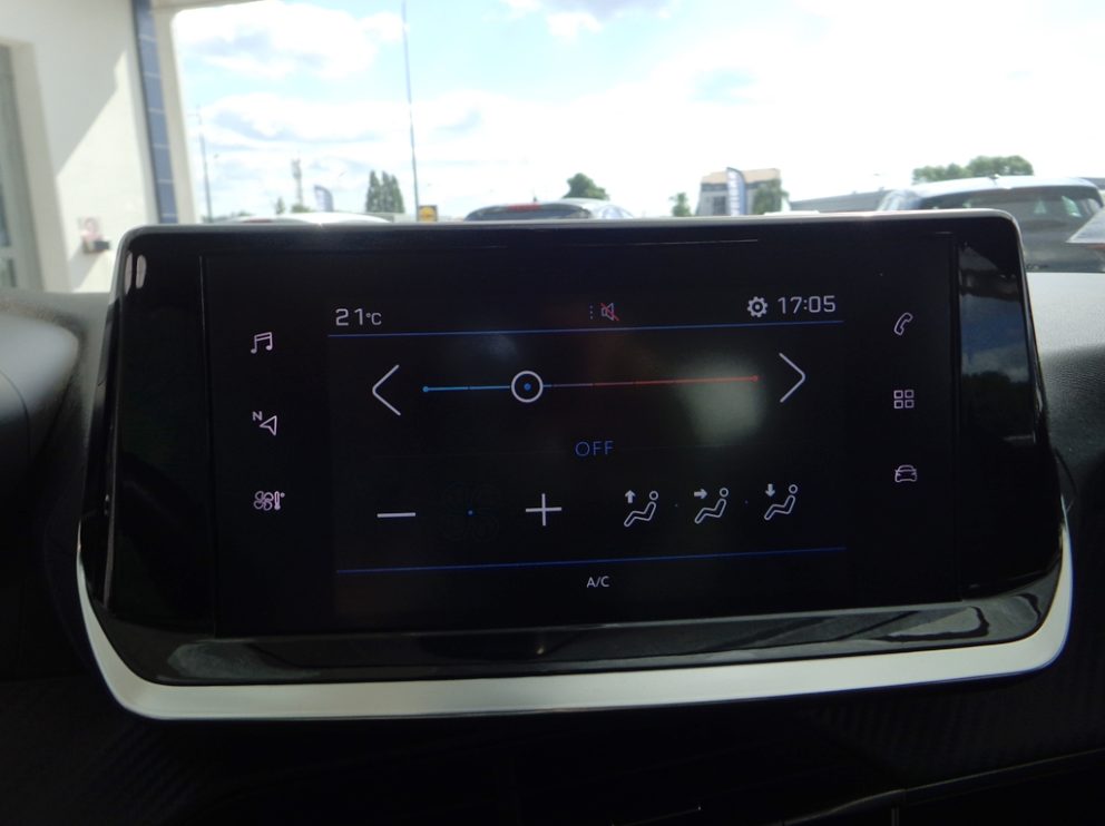 Peugeot 208 PURETECH 75 CV LIKE BVM - photo 6