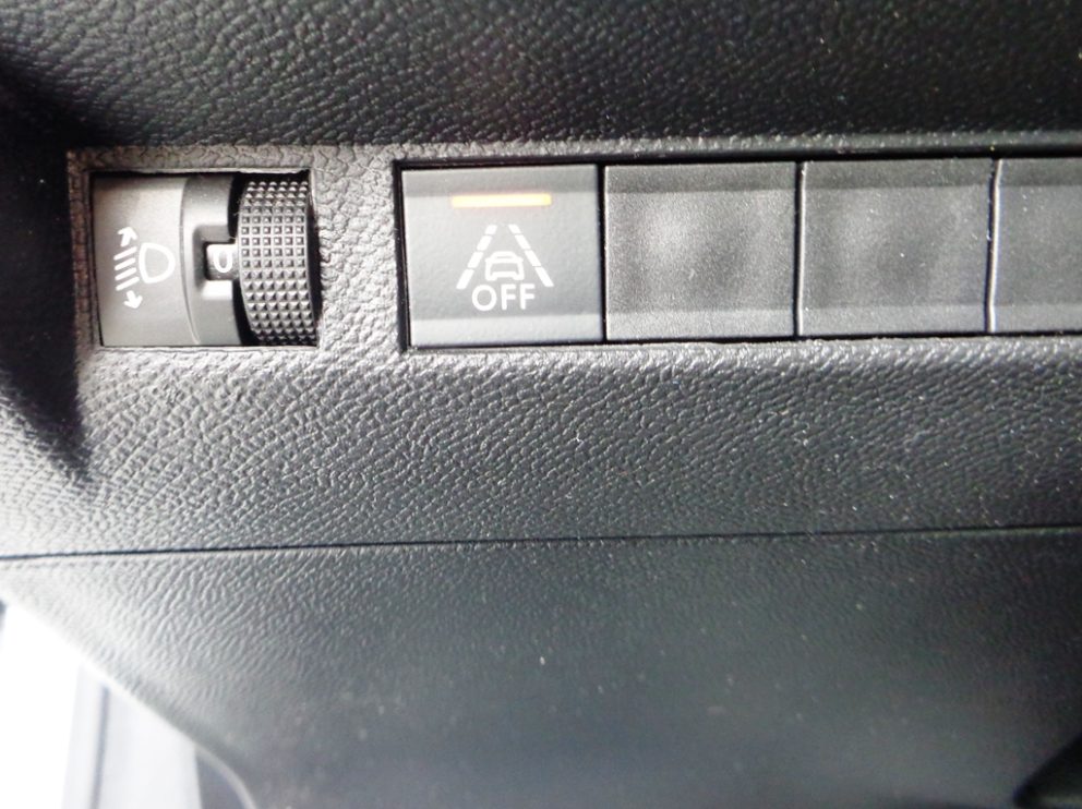 Peugeot 208 PURETECH 75 CV LIKE BVM - photo 9