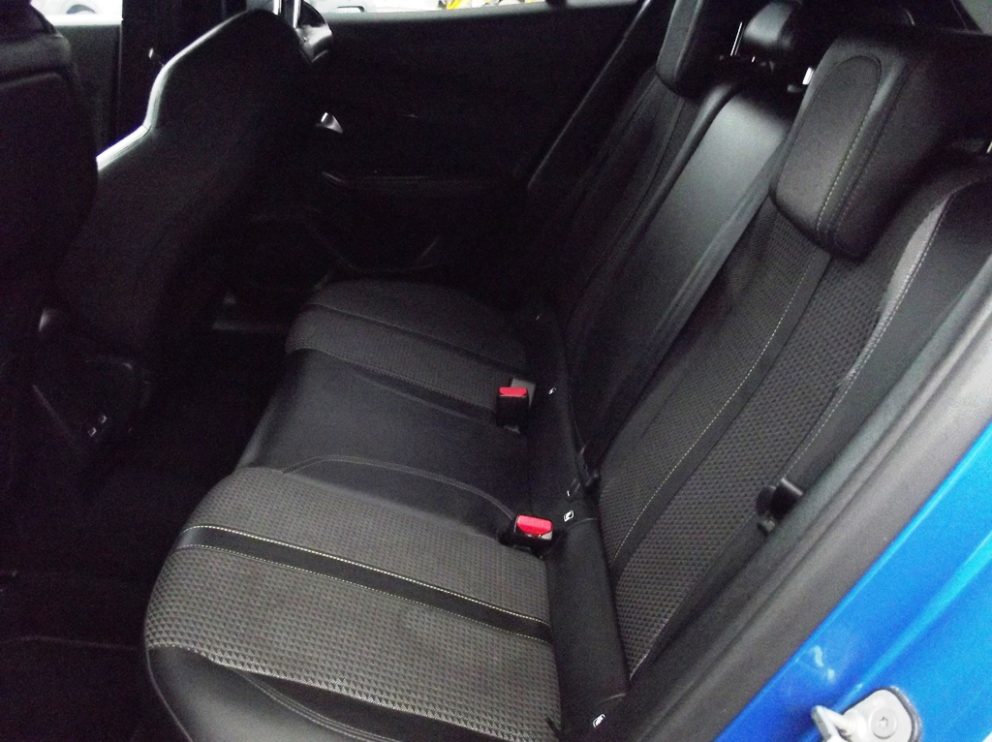 Peugeot 2008 BLUEHDI 130 CV GT LINE EAT8 - photo 7