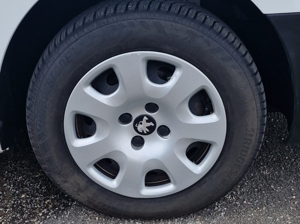 Peugeot PARTNER VAN  B-HDI 100 CV ASPHALT - photo 8