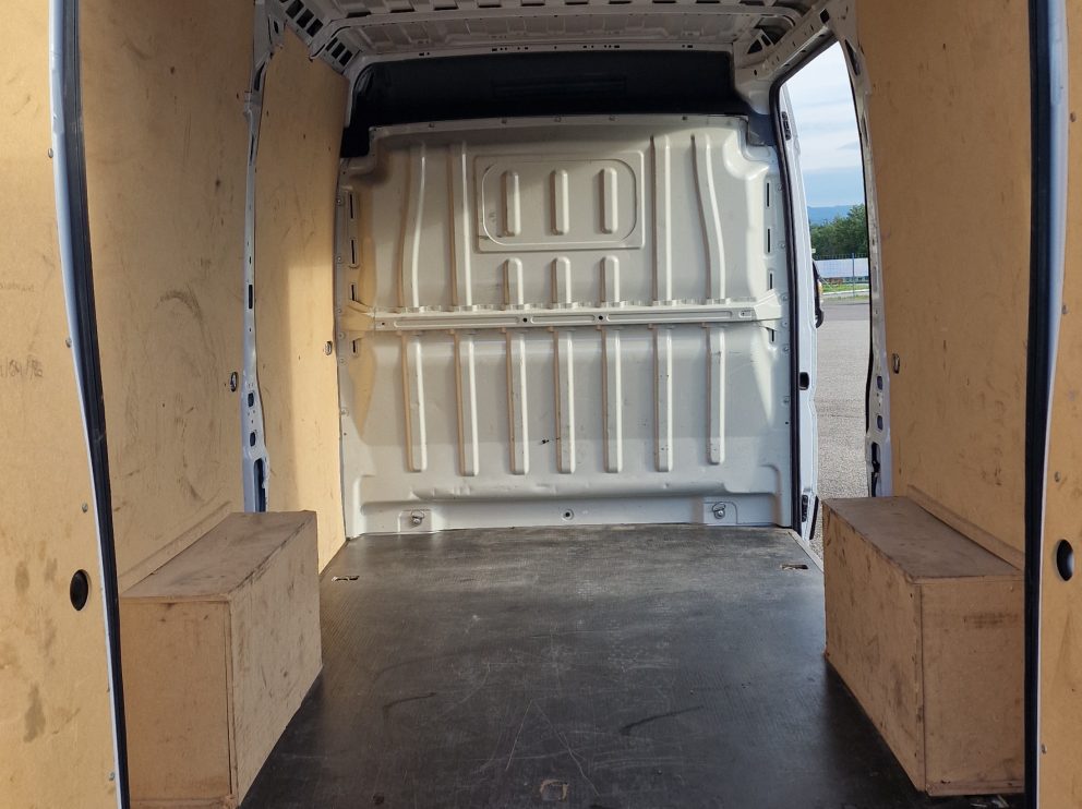 Peugeot BOXER 2.2 HDI 140 CV PACK ASPHALT - photo 8