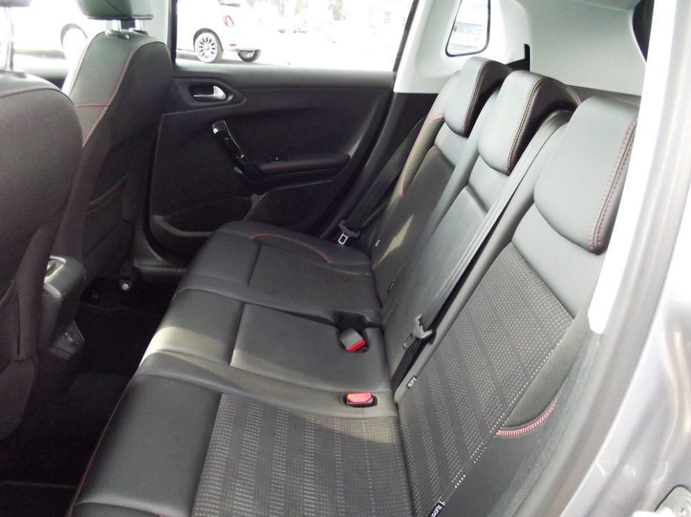 Peugeot 2008 BLUEHDI 120 CV GT LINE EAT6 - photo 13