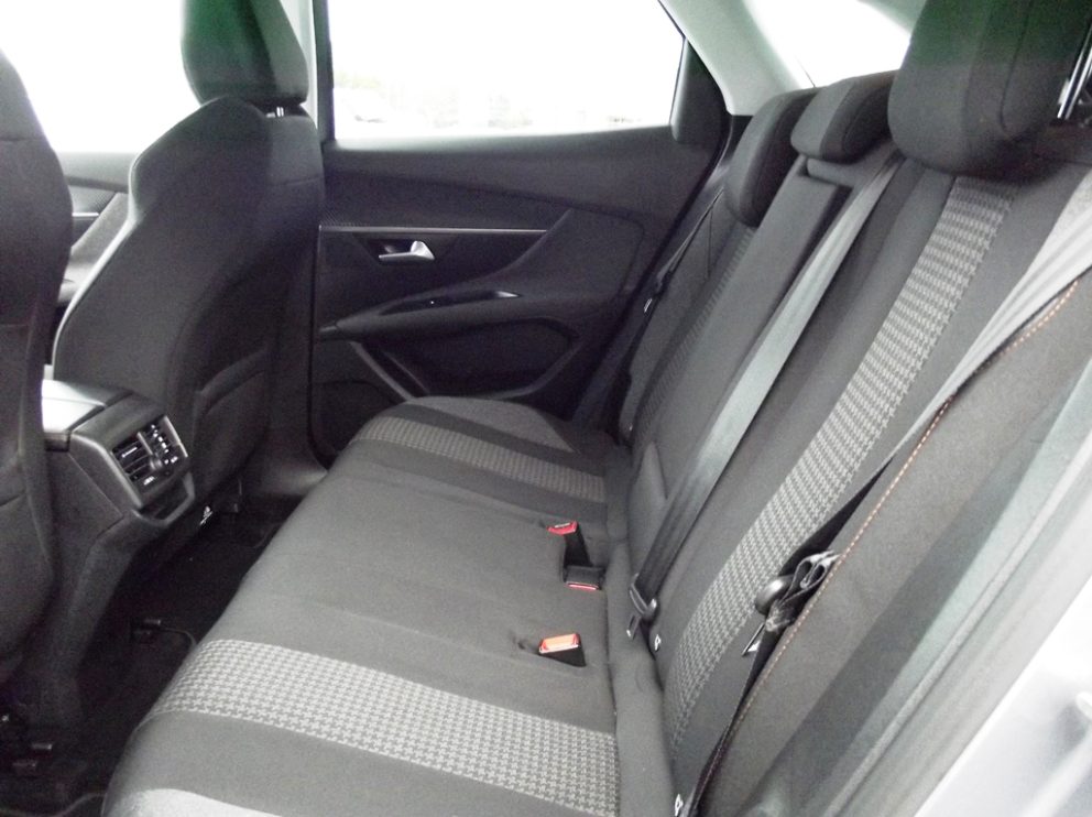 Peugeot 3008 BLUEHDI 100 CV ACTIVE BUSINESS EAT8 - photo 9