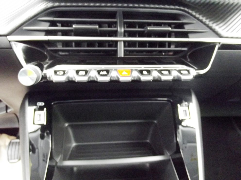 Peugeot 2008 BLUEHDI 110 CV ACTIVE PACK BVM - photo 10