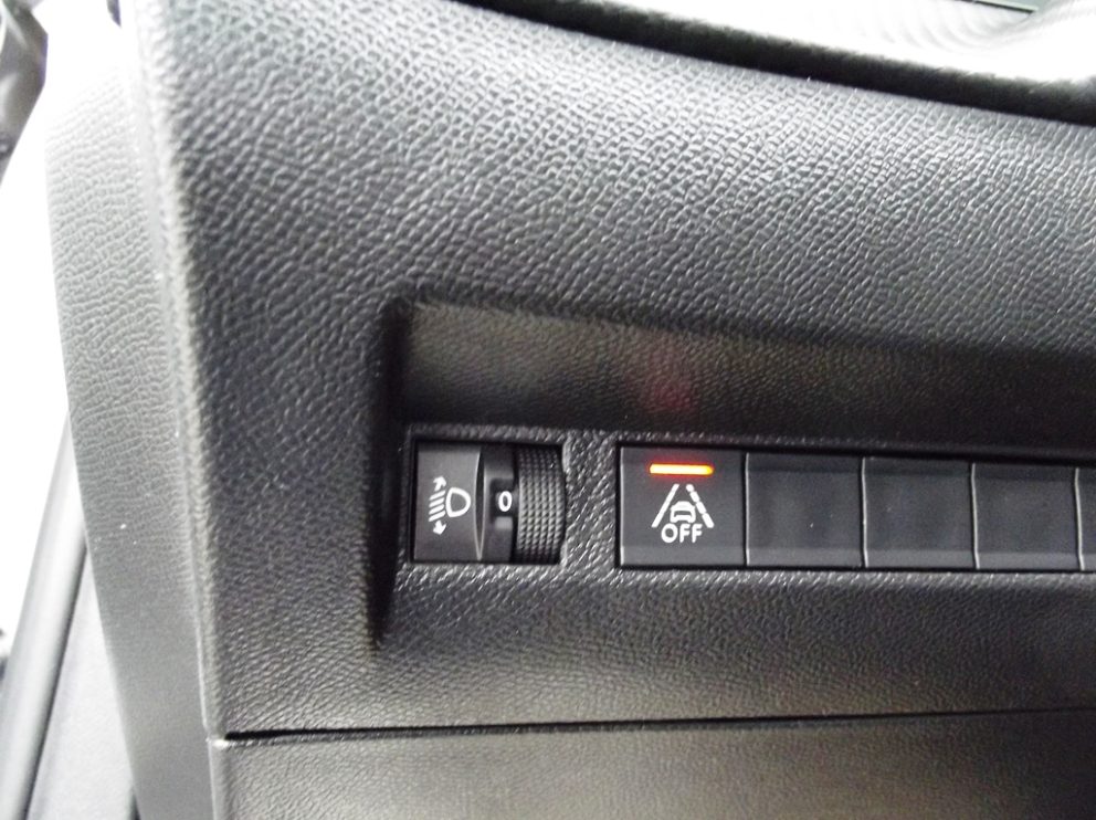 Peugeot 2008 BLUEHDI 110 CV ACTIVE PACK BVM - photo 11