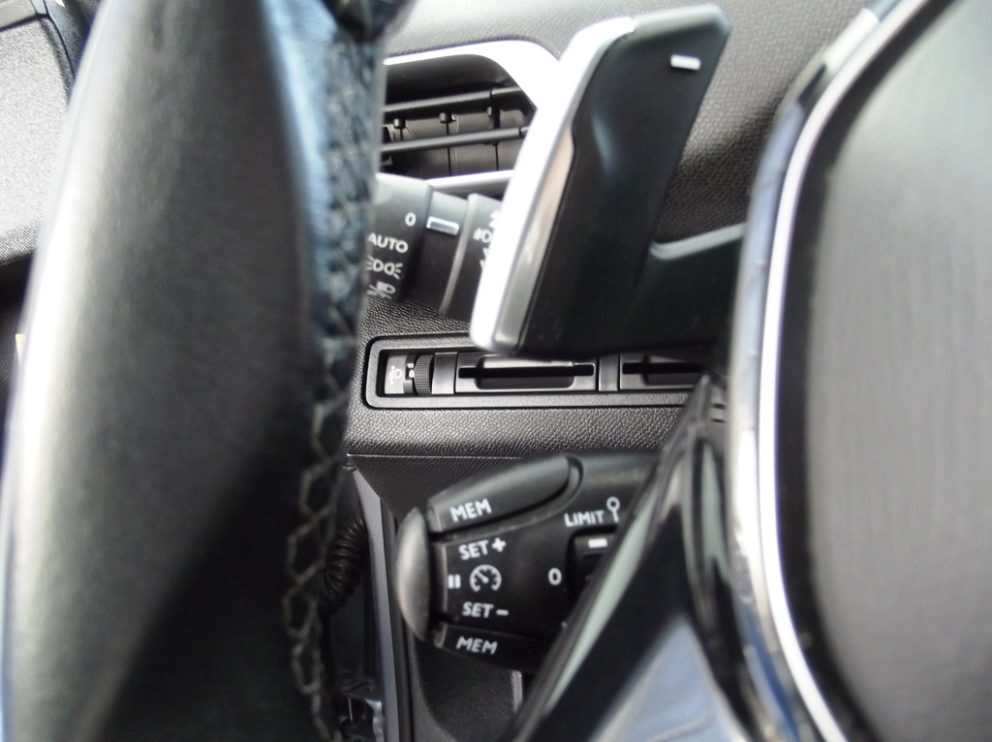 Peugeot 3008 PURETECH 130 CV ALLURE PACK EAT8 - photo 11