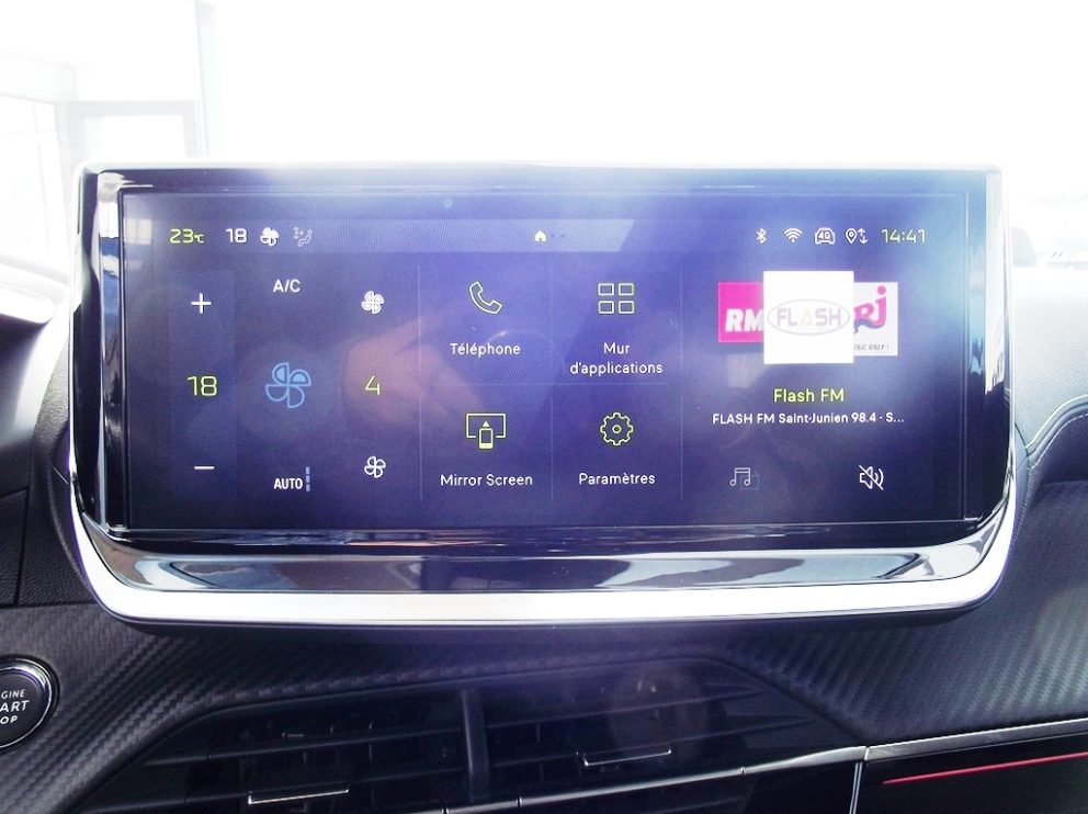 Peugeot 2008 HYBRID 136 E DCS6 GT BVA - photo 5