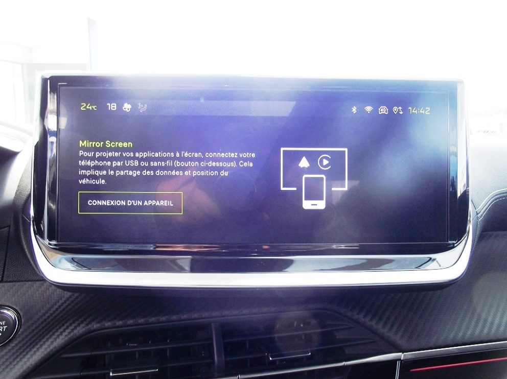 Peugeot 2008 HYBRID 136 E DCS6 GT BVA - photo 6