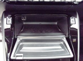 Peugeot 2008 HYBRID 136 E DCS6 GT BVA - photo 9