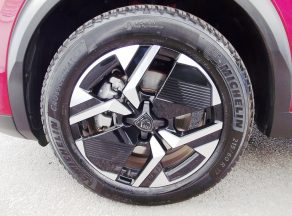 Peugeot 2008 HYBRID 136 E DCS6 GT BVA - photo 13