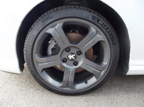 Peugeot 308 CC 163 CV HDI ROLAND GARROS BVM - photo 13
