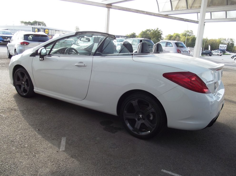 Peugeot 308 CC 163 CV HDI ROLAND GARROS BVM - photo 12