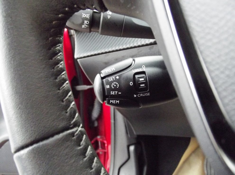 Peugeot 208 BLUEHDI 100 CV ACTIVE PACK BVM - photo 9