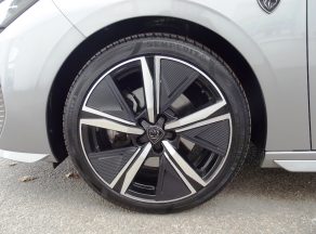 Peugeot 308 SW BLUEHDI 130 CV GT  EAT8 - photo 14