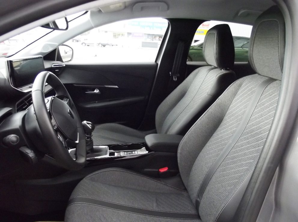 Peugeot 208 1.2 i 100 CV ALLURE BVM - photo 4