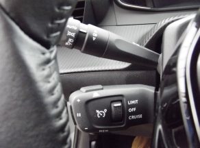 Peugeot 208 1.2 i 100 CV ALLURE BVM - photo 5