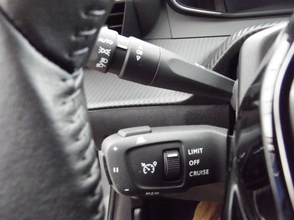 Peugeot 208 1.2 i 100 CV ALLURE BVM - photo 5