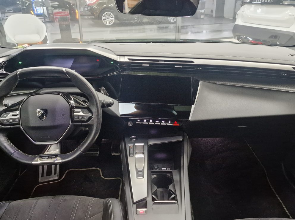 Peugeot 308 B-HDI 130 CV EAT8 GT - photo 7