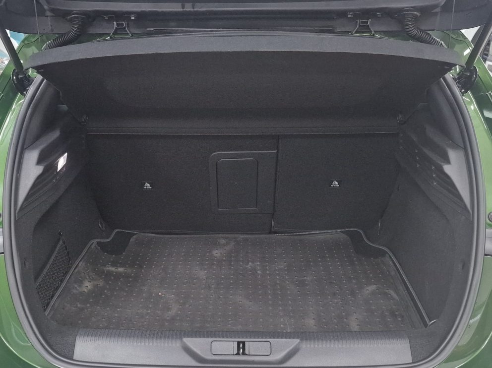 Peugeot 308 B-HDI 130 CV EAT8 GT - photo 10