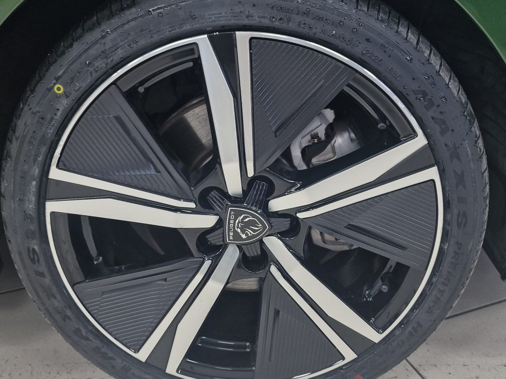 Peugeot 308 B-HDI 130 CV EAT8 GT - photo 11