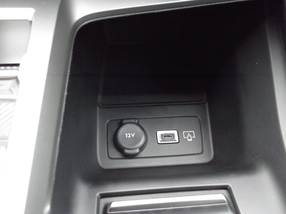 Peugeot 408 HYB E-DCS6 136 CV ALLURE BVA - photo 7