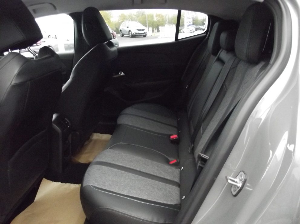 Peugeot 408 HYB E-DCS6 136 CV ALLURE BVA - photo 11