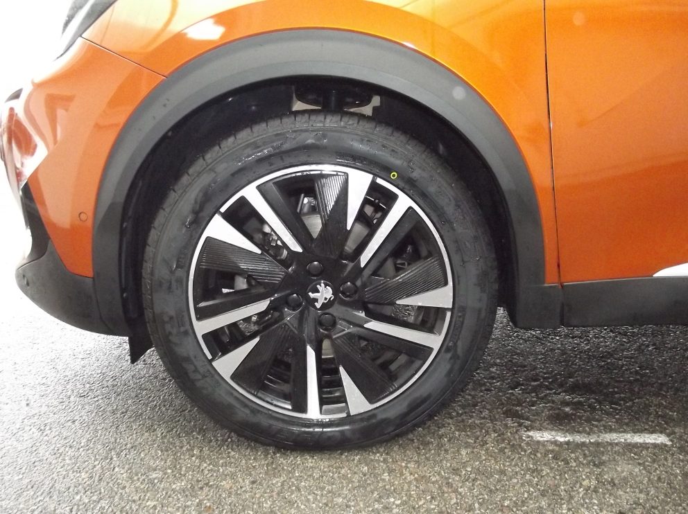 Peugeot 2008 BLUEHDI 130 CV GT PACK EAT8 - photo 17