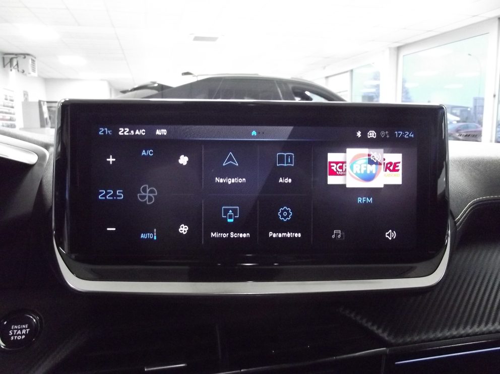 Peugeot 2008 HYBRID 145 E DCS6 GT BVA - photo 6