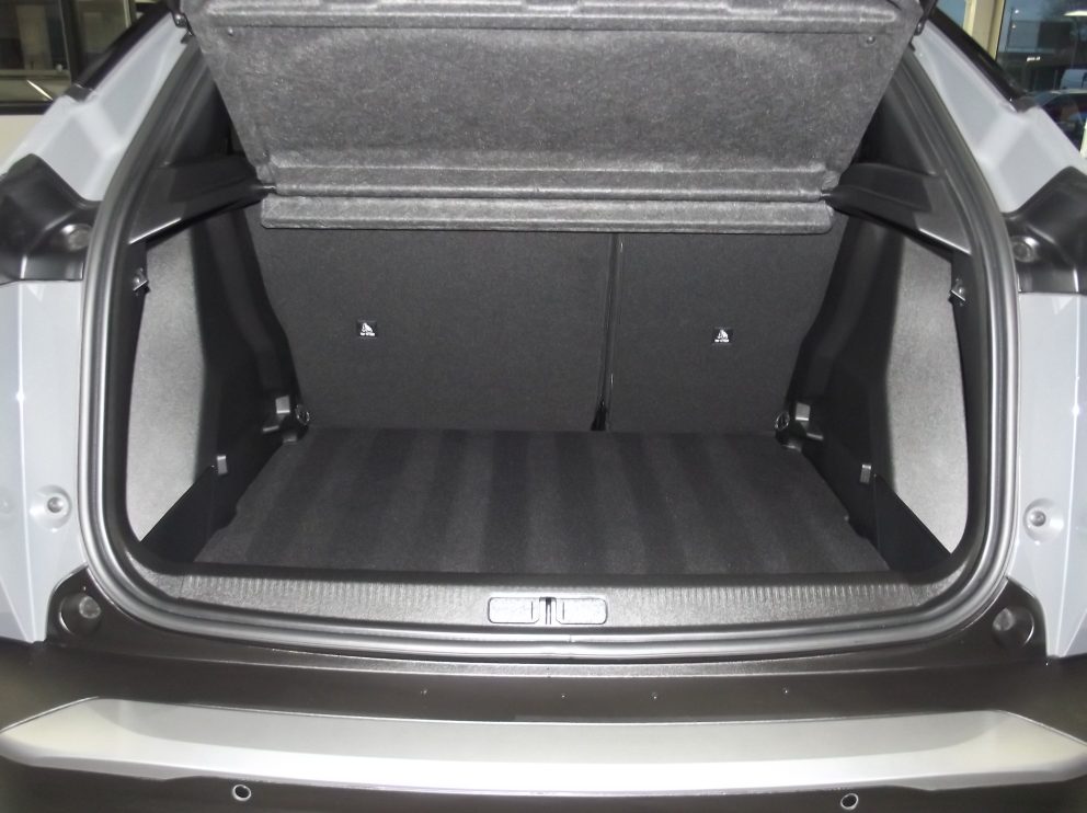 Peugeot 2008 HYBRID 145 E DCS6 GT BVA - photo 13