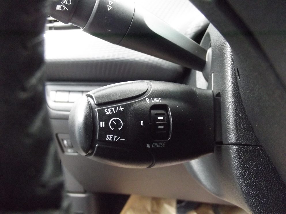 Peugeot 208 VTI 82 CV STYLE BVM - photo 5