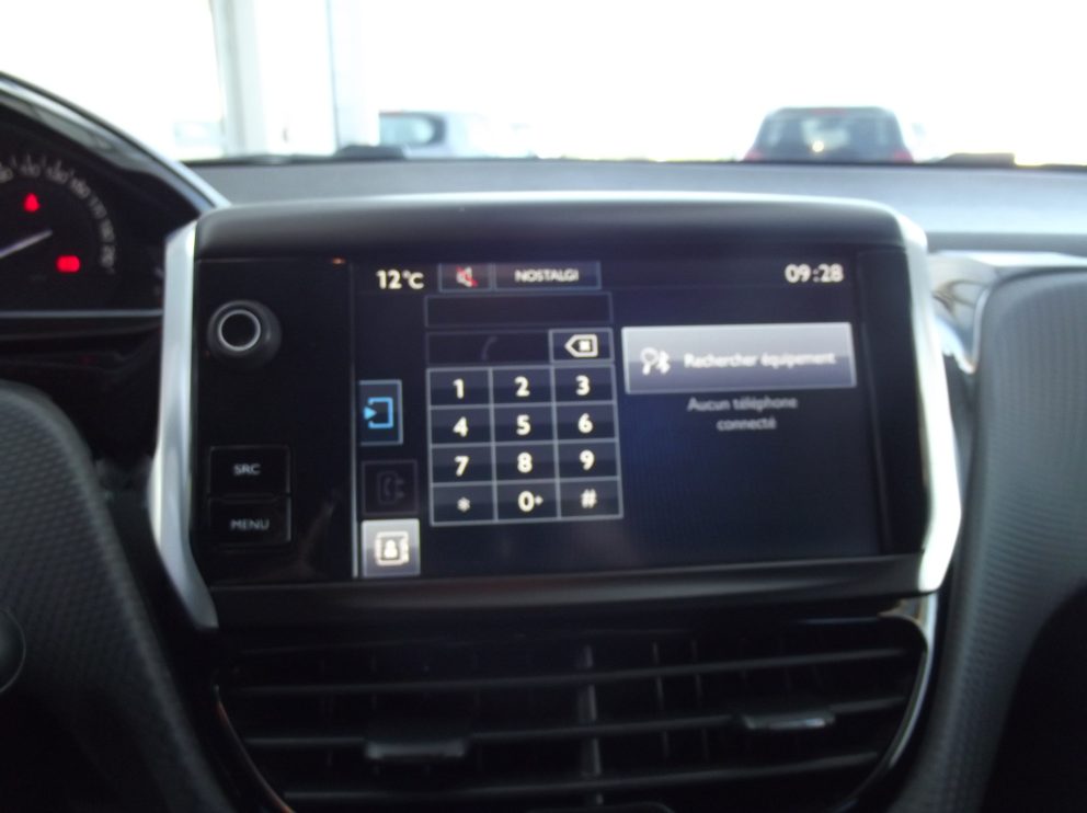 Peugeot 208 VTI 82 CV STYLE BVM - photo 6