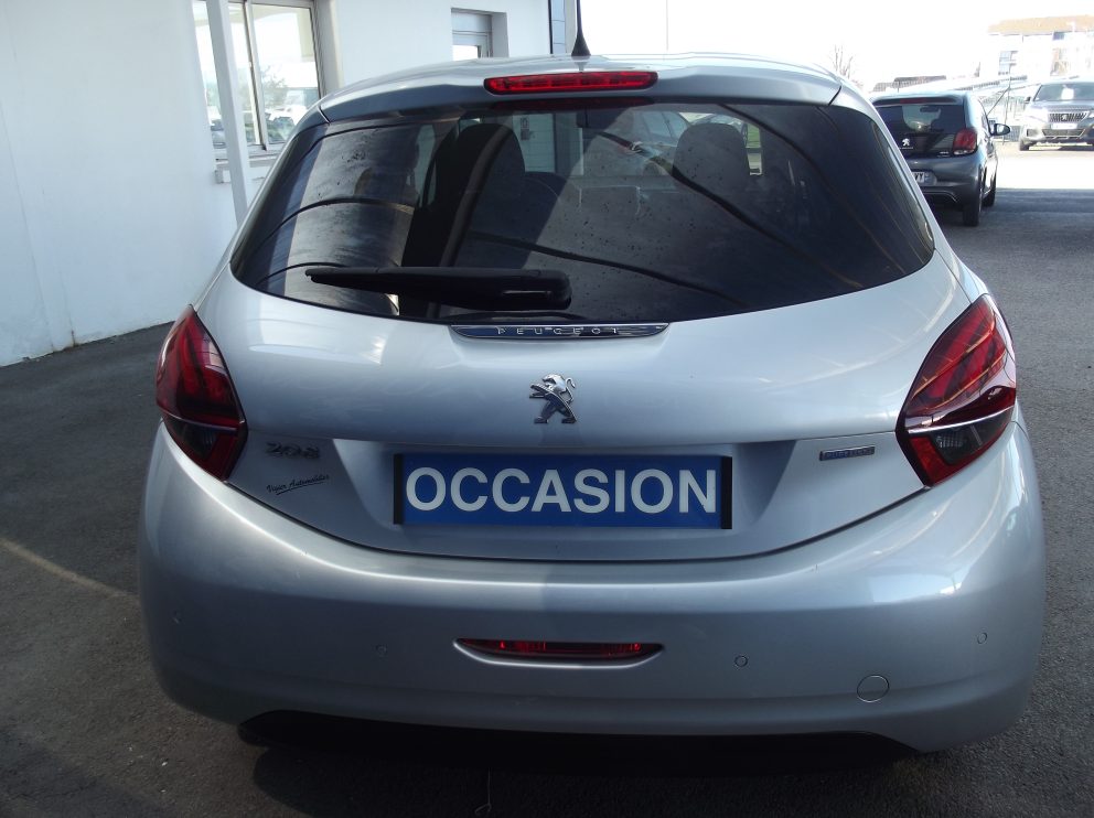 Peugeot 208 VTI 82 CV STYLE BVM - photo 10