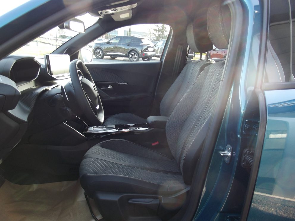 Peugeot 2008 HYBRID 145 E DCS6 ALLURE BVA - photo 4