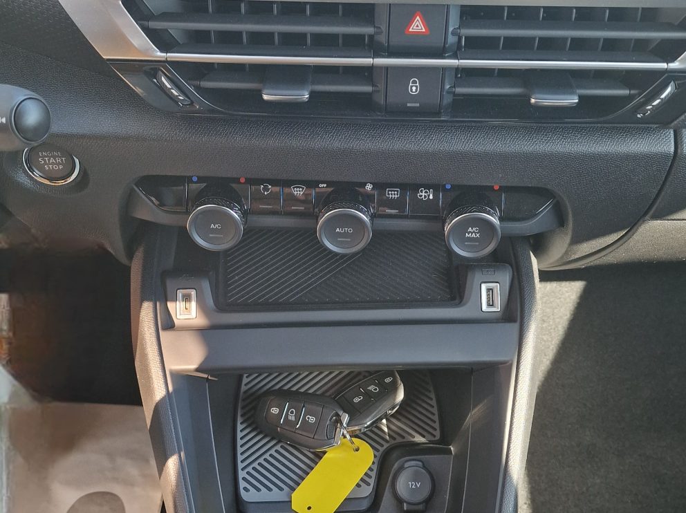 Citroën C4 B-HDI 130 CV EAT8 MAX - photo 11