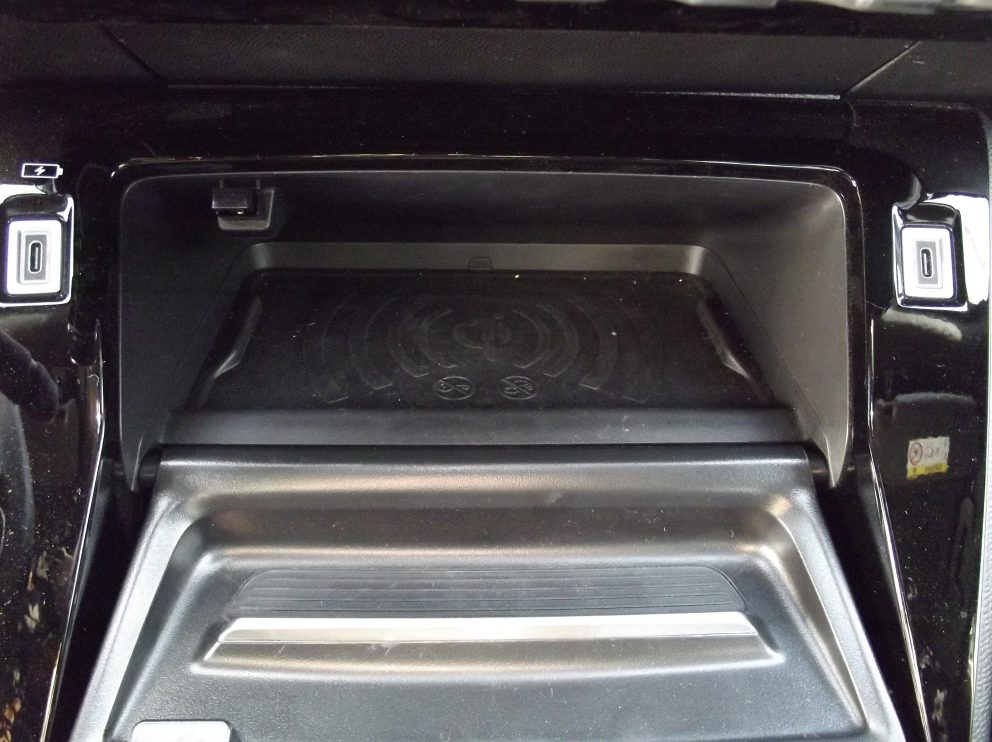 Peugeot 2008 HYBRID 145 E DCS6 ALLURE BVA - photo 9