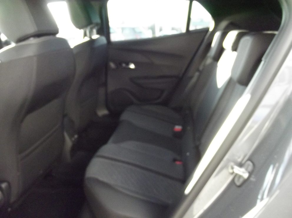 Peugeot 2008 HYBRID 145 E DCS6 ALLURE BVA - photo 11