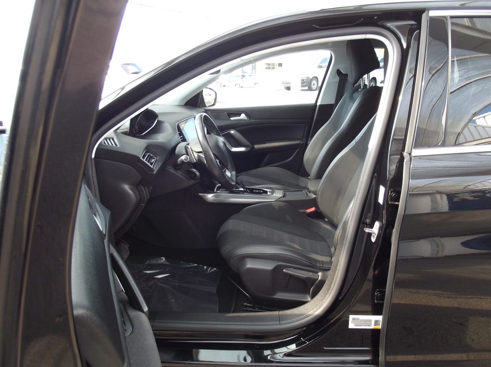 Peugeot 308 SW BLUEHDI 130 CV ALLURE BVA - photo 5