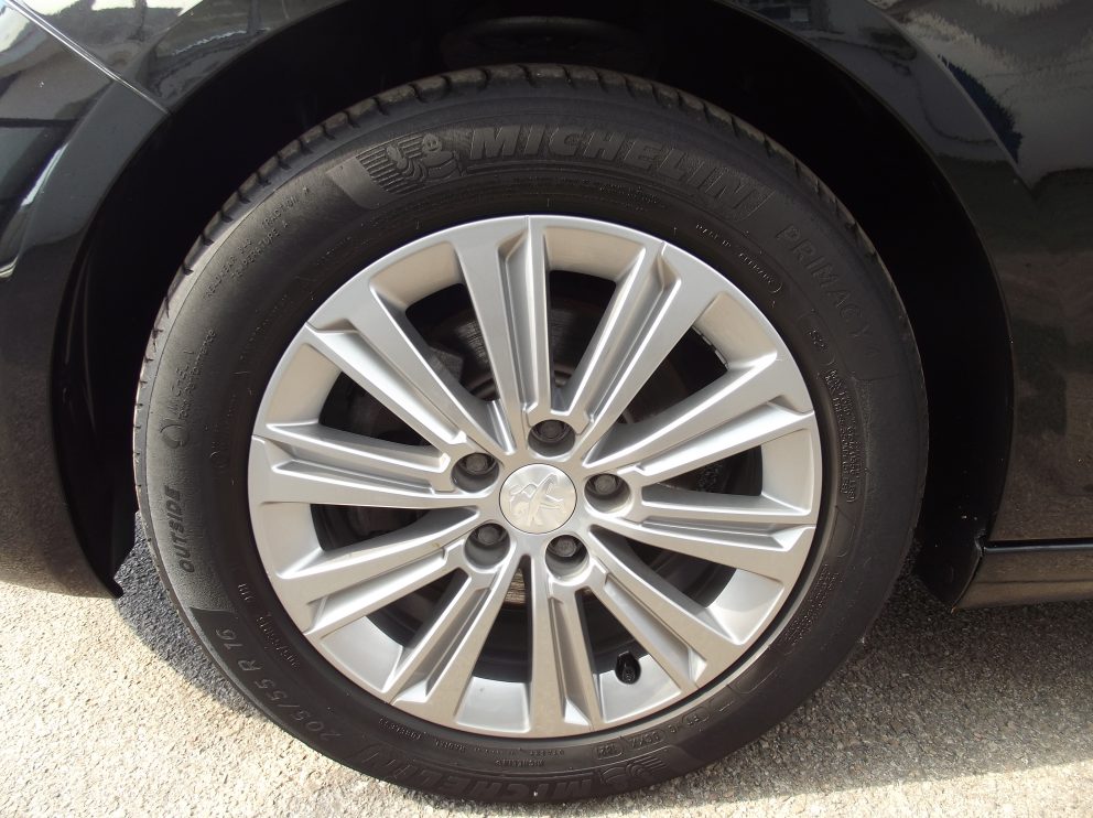 Peugeot 308 SW BLUEHDI 130 CV ALLURE BVA - photo 15