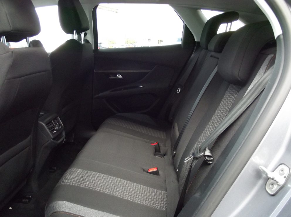 Peugeot 3008 BLUEHDI 130 CV ACTIVE BUSINESS EAT8 - photo 11