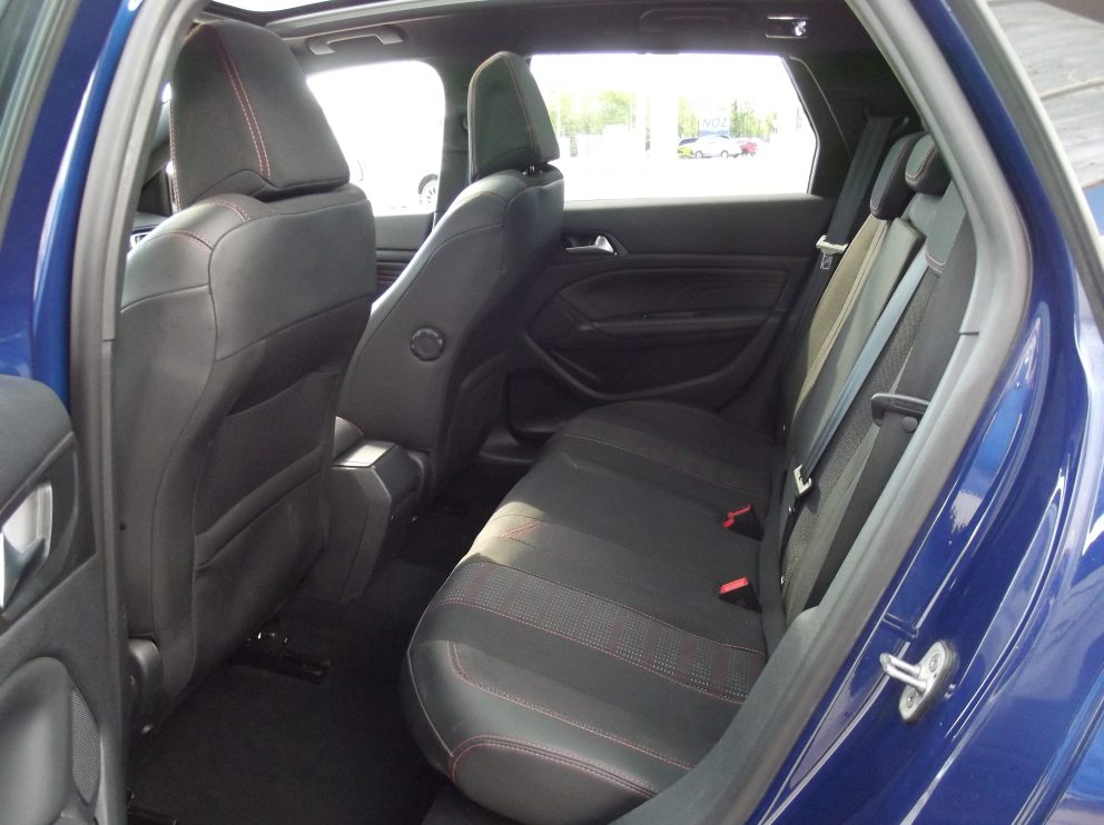 Peugeot 308 SW BLUEHDI 130 CV GT LINE EAT8 - photo 12