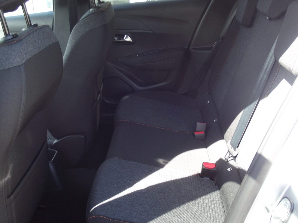 Peugeot 208 HYBRID 110 E DCS6 EDITION BVA - photo 11