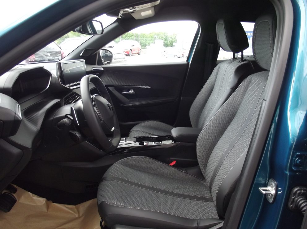 Peugeot 2008 HYBRID 136 E DCS6 ALLURE BVA - photo 5
