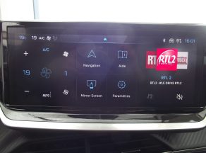 Peugeot 2008 HYBRID 136 E DCS6 ALLURE BVA - photo 6