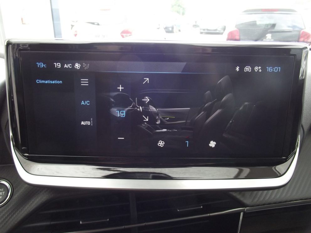 Peugeot 2008 HYBRID 136 E DCS6 ALLURE BVA - photo 8