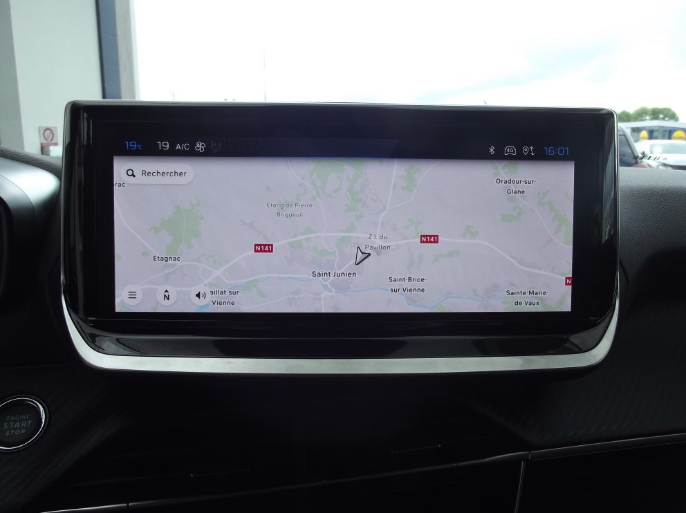 Peugeot 2008 HYBRID 136 E DCS6 ALLURE BVA - photo 7